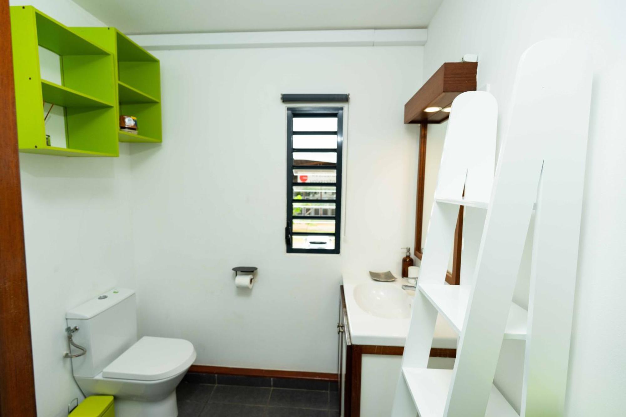 Hibiscus Standing- Appartement Cosy- 2 Chambres Climatisees- Cuisine Equipee- Wifi-Terrasse Кайенна Экстерьер фото