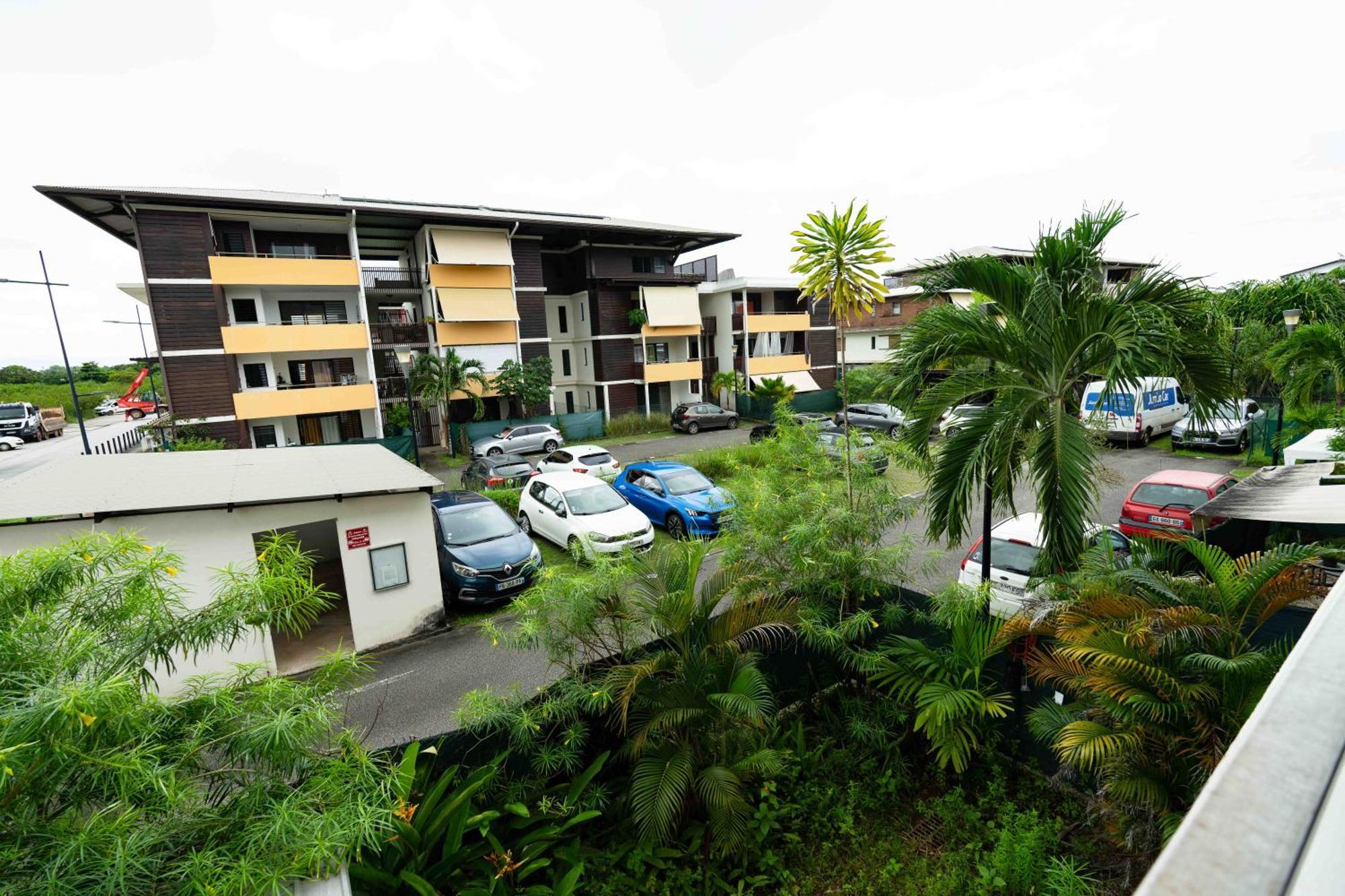 Hibiscus Standing- Appartement Cosy- 2 Chambres Climatisees- Cuisine Equipee- Wifi-Terrasse Кайенна Экстерьер фото